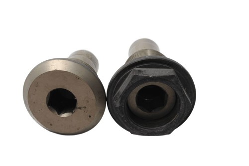 Swingarm bearing axle bolt - , set